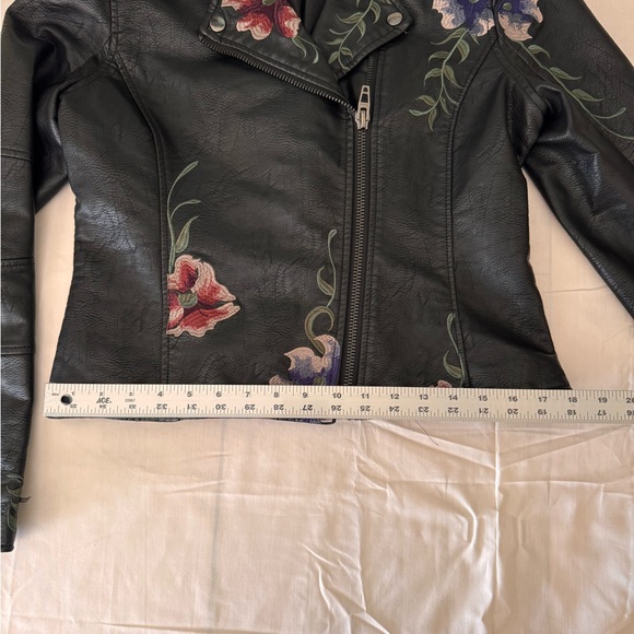 Candie's Black Faux Leather Moto Jacket with Floral Embroidery size L - Picture 6 of 7
